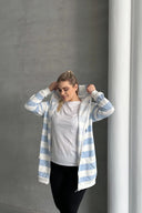 קרדיגן במידות גדולות שרוול ארוך קפוצ׳ון עם כיסים עם רוכסן 74-104