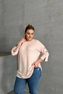 סוודר במידות גדולות חצי שרוול צווארון עגול פרטי כפתורים 303072