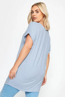 חולצה במידות גדולות פרטי פאייטים צווארון V שרוול קצר 302280