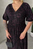 שמלה במידות גדולות שרוול קצר צווארון V עם כפתורים גומי במותן 303699