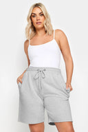 שורט רחב במידות גדולות עם כיסים גומי במותן גזרה נוחה 303205