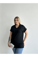 טישירט במידות גדולות שרוול קצר צווארון V שסעים בצדדים RFT-04