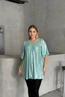 חולצה במידות גדולות צווארון V שרוול קצר מראה מבריק 303379