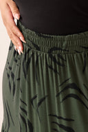 חצאית במידות גדולות דוגמת פרחים גומי במותן דגם בשכבות 304236