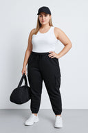 מכנסי ג׳וגר במידות גדולות גומי במותן עם שרוך עם כיסי קארגו גומי בשוליים 143399