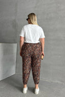 מכנסיים במידות גדולות גומי במותן גומי בשולי הקרסול עם הדפס עם כיסים 74-77