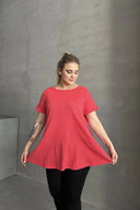 חולצה במידות גדולות שרוול קצר צווארון עגול גזרה מתרחבת בייסיק 100-50