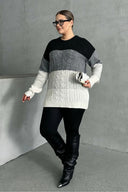 סוודר במידות גדולות שרוול ארוך צווארון עגול דוגמת מעבר אומברה DG-04