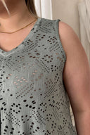 חולצה במידות גדולות צווארון V חולצה ללא שרוולים פרטי תחרה ללא בטנה 302964