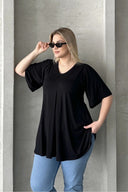 חולצה במידות גדולות, חבילת זוג, עם צווארון V, ללא דוגמה, חיתוך אסימטרי, עם אלסטן 320315x2