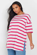 טישירט במידות גדולות צווארון עגול קצר דוגמת פסים שסעים בצדדים 303945