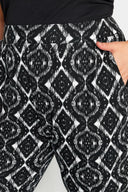 מכנס במידות גדולות מכפלת צרה עם הדפס עם כיסים גזרת גזר עם לייקרה 143732