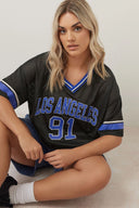 טישירט במידות גדולות צווארון V שרוול קצר עם הדפס רשת 304004