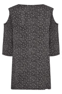 חולצה במידה גדולה עם כתפיים פתוחות ודוגמת נקודות חצי שרוול 300404