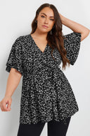 חולצה במידות גדולות צווארון V פרטי קשירה עם הדפס מעטפת 321936