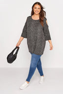 חולצה במידה גדולה עם כתפיים פתוחות ודוגמת נקודות חצי שרוול 300404