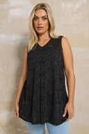 חולצה במידות גדולות צווארון V חולצה ללא שרוולים פרטי תחרה ללא בטנה 304101