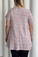 חולצה במידות גדולות עם צווארון עגול שרוולים קצרים מבד פסים במרקם 101-29