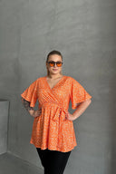 חולצה במידות גדולות שרוול קצר צווארון V קשירה מקדימה 97-40