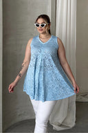 חולצה במידות גדולות צווארון V חולצה ללא שרוולים פרטי תחרה ללא בטנה 302965