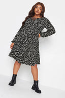 שמלה קצרה במידות גדולות פרטי קשירה בחזית עם הדפס שרוול ארוך 137627