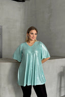 חולצה במידות גדולות צווארון V שרוול קצר מראה מבריק 303379