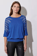 חולצה עם צווארון עגול חצי שרוול עם עיטורי אבנים ובטנה אלסטית 110694