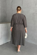 שמלה במידות גדולות צווארון V שסעים בצדדים עם הדפס שרוול 3/4 מידי MSD-25123