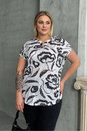 טישירט במידות גדולות שרוול קצר צווארון V עם הדפס 97-83