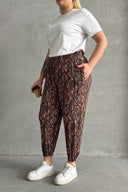 מכנסיים במידות גדולות גומי במותן גומי בשולי הקרסול עם הדפס עם כיסים 74-77