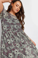 שמלה במידות גדולות מידי צווארון עגול בטנת ג׳רסי עם טול מודפס 137991