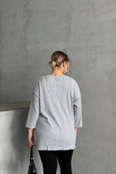 חולצה במידות גדולות עם צווארון עגול שרוולים קצרים שסעים דקה 173712