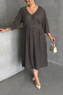 שמלה במידות גדולות צווארון V שסעים בצדדים עם הדפס שרוול 3/4 מידי MSD-25123