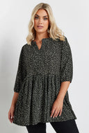 חולצה במידות גדולות צווארון V חצי שרוול עם הדפס 322213