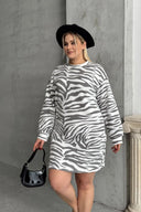 שמלה במידות גדולות שרוול ארוך צווארון עגול דוגמת זברה מיני 84-194
