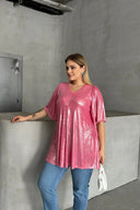 חולצה במידות גדולות צווארון V שרוול קצר מראה מבריק 303380