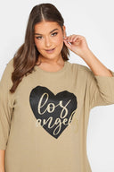 סוודר במידות גדולות שרוול 3/4 שסעים בצדדים דוגמת לב ארוך 301780