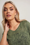 טישירט במידות גדולות צווארון V חולצה ללא שרוולים תחרה ללא בטנה 304091