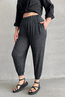 מכנסי שרוואל במידות גדולות גומי במותן גומי בשוליים עם כיסים דוגמת נקודות 74-73