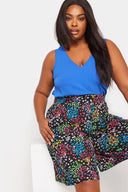 שורט רחב במידות גדולות גומי במותן עם הדפס עם לייקרה 145098