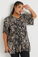 חולצה במידות גדולות צווארון V קפלים בחזית שרוול קצר עם הדפס 303725