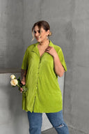 חולצה מכופתרת במידות גדולות שרוול קצר עם כפתורים בד במרקם דק 300738