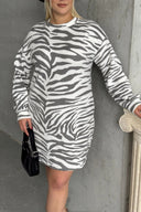 שמלה במידות גדולות שרוול ארוך צווארון עגול דוגמת זברה מיני 84-194
