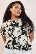 טישירט במידות גדולות צווארון עגול בד במרקם עם הדפס 304115