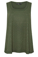 חולצה במידות גדולות עם צווארון עגול, ללא שרוולים ועיטורי ניטים 321832