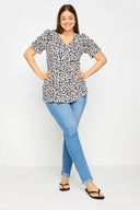 חולצה במידות גדולות צווארון V שרוול קצר דרפה עם הדפס 321725