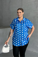 חולצה מכופתרת במידות גדולות עם כפתורים שרוול קצר דוגמת נקודות 303462