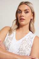 חולצה במידות גדולות צווארון V חולצה ללא שרוולים פרטי תחרה ללא בטנה 304098