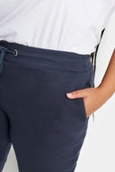 מכנסי ג׳וגר במידות גדולות גומי במותן גומי בשולי הקרסול קרסול צר 302753