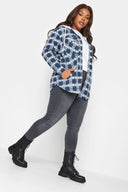 ג׳קט במידות גדולות שרוול ארוך דוגמת משבצות קפוצ׳ון עם רוכסן דק 302664